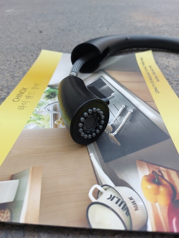 Vòi rút đầu rồng đen CHINOX VR68