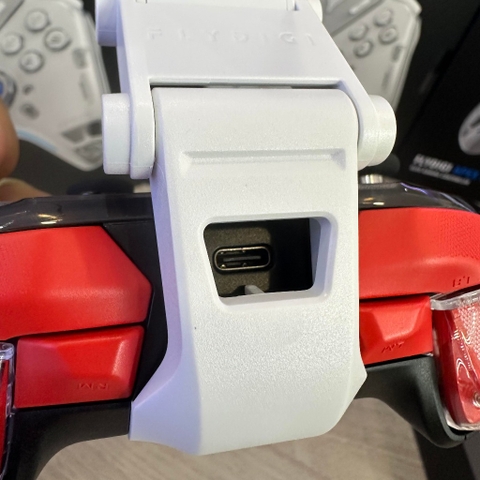 Kẹp điện thoại cho tay cầm Flydigi Apex 5 chính hãng