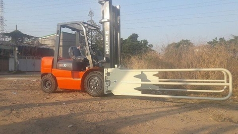 XE NÂNG KẸP MÚT XỐP