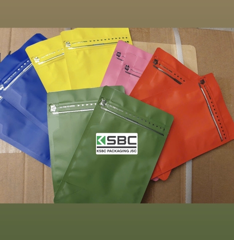 Zip bag with hook