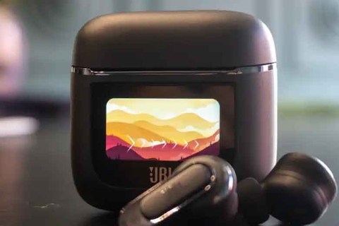 Trải nghiệm JBL Tour Pro 2: Độc lạ tai nghe có màn hình cảm ứng đầu tiên, TW phải như này mới đáng đồng tiền bát gạo!