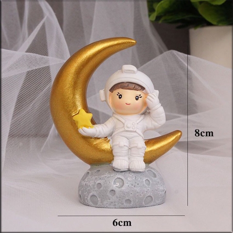 Bé Gái phi hành gia Ngồi trăng