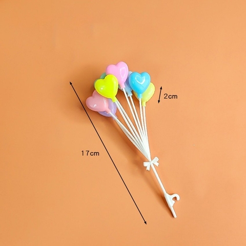 Chùm 8 trái tim nhựa sắc màu