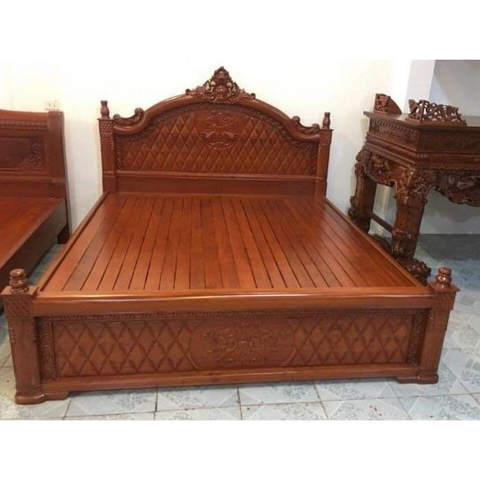 Giường ngủ cột trụ xoan đào thịt nam phi