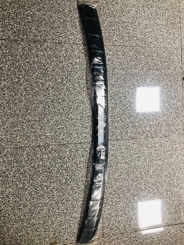 Nẹp chống trầy cốp (phía ngoài ) Titan CRV 2022