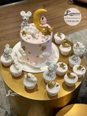 Bánh thôi nôi bé gái 1 tuổi - con gái chủ thương hiệu áo cưới Lamant