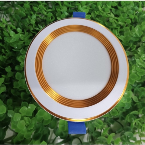 Âm trần 7W 3 màu đế tản D90 viền trắng-vàng