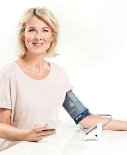 MÁY ĐO HUYẾT ÁP BẮP TAY BEURER BM57