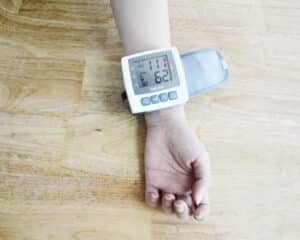 MÁY ĐO HUYẾT ÁP CỔ TAY BEURER BC30