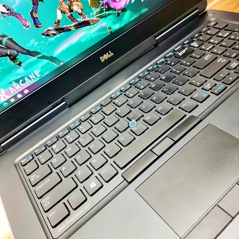 Laptop Dell Precision 7710 | i7-6820HQ 32GB 256GB 1TB M4000M