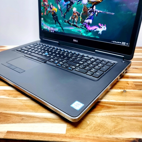 Laptop Dell Precision 7710 | i7-6820HQ 32GB 256GB 1TB M4000M
