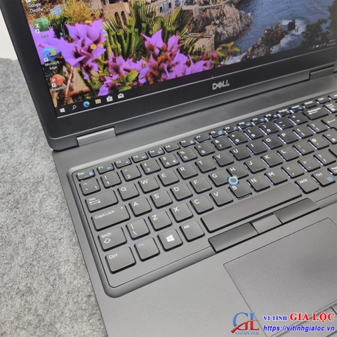 Laptop Dell Latitude 5590 - Intel Core i5-8250U Ram 8GB SSD 256GB 15.6 inch FHD