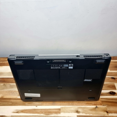 Laptop Dell Precision 7720 | Intel Core i7-6820HQ Ram 16GB SSD 1024GB Quadro P5000 16GB