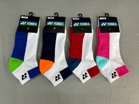VỚ NGẮN YONEX KẺ MÀU