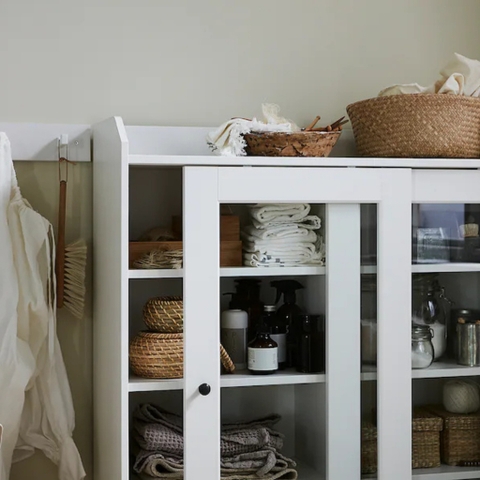 Tủ lưu trữ cánh kính 105x36x116cm Yapi-165 trang trí phòng khách, phòng bếp