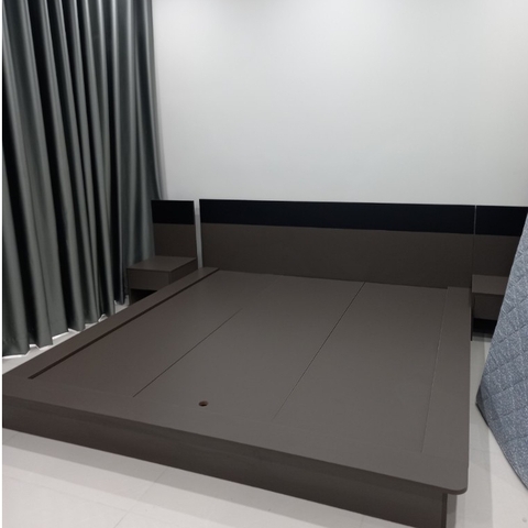 Giường Ngủ Cỡ Lớn Kèm 2 Tủ Đầu Giường cho Phòng Master Bằng Gỗ MDF Nhập Khẩu Yapi -506