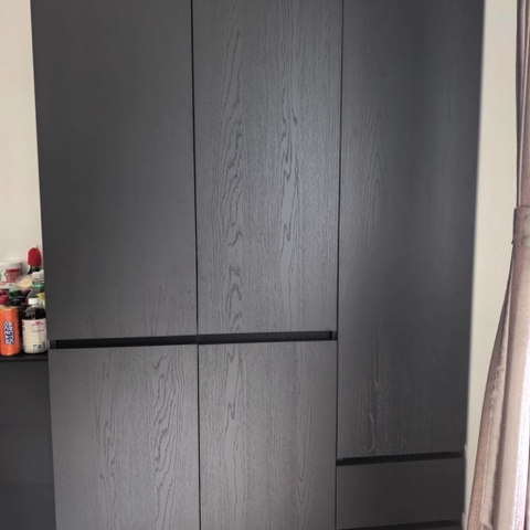 Tủ Quần Áo Gỗ Công Nghiệp Màu Đen Hiện Đại Có Ngăn Kéo Nội Thất Phòng Ngủ Kích thước 240x60x240 Yapi-239