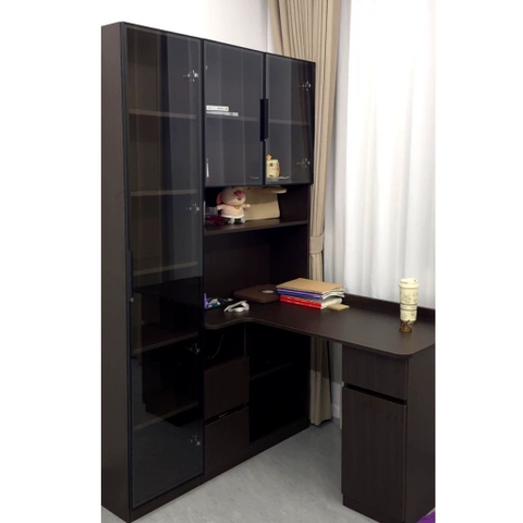Bàn Làm Việc Góc Kèm Kệ Sách Và Tủ Kính Cường Lực Đa Năng 180x160x200cm Yapi-425