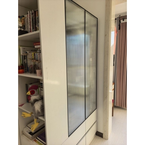 Tủ Quần Áo Cánh Kính Sóng Hiện Đại Tích Hợp Kệ Sách Và Ngăn Kéo 100x50x200cm Yapi-264