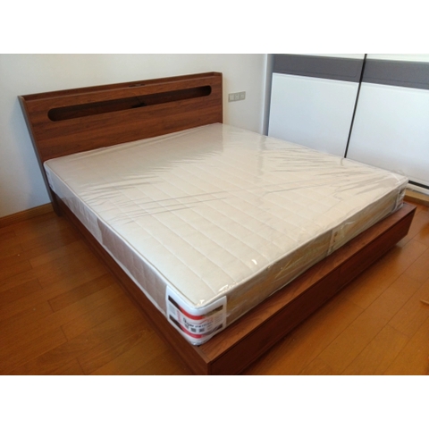 Giường Ngủ 2 Ngăn Kéo Cuối Giường, Đầu Giường Có Hộc Lưu Trữ Kèm Đèn LED 1m8x2m Yapi-550