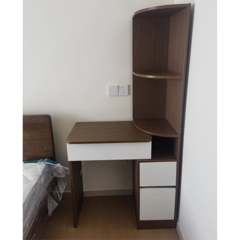 Bàn Trang Điểm Góc Kèm Kệ Trang Trí Nhỏ Gọn Hiện Đại 90x40x160cm, Yapi-811