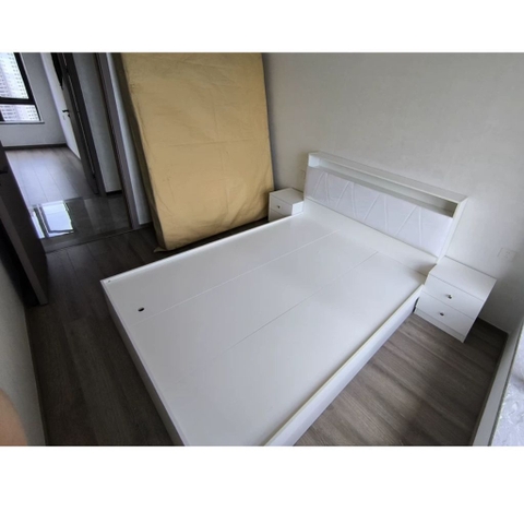 Giường Ngủ Có Ngăn Kéo Lưu Trữ Đầu Giường Bọc Nệm Sang Trọng 1m8x2m Yapi-568