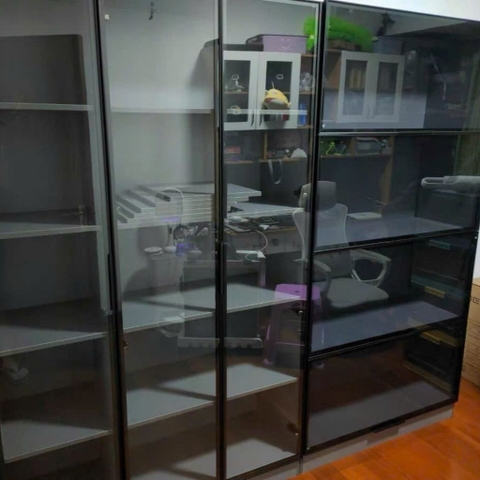 Tủ Trưng Bày Sách Cánh Kính Cường Lực Có Đèn LED Trang Trí Gỗ MDF 260x32x200cm Yapi-TK014