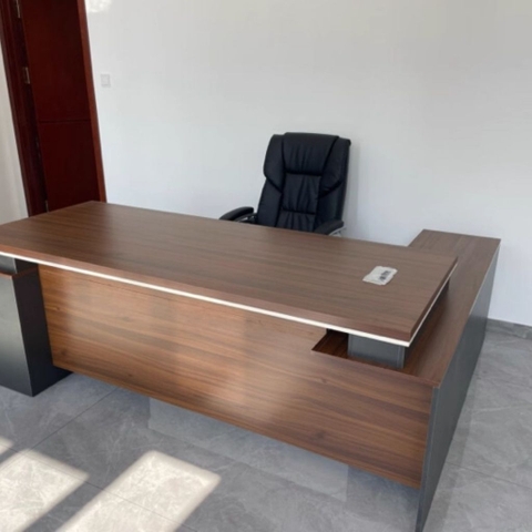 Bàn Làm Việc Giám Đốc Màu Vân Gỗ Phối Đen Có Ngăn Kéo,Cho Văn Phòng 180x80x75cm Yapi-BLD002