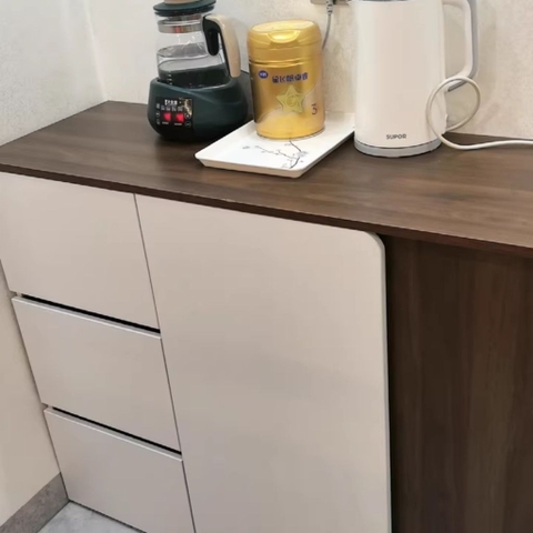 Tủ Để Đồ Kết Hợp Trang Trí Cánh Bo Cong Có Ngăn Kéo Yapi-117