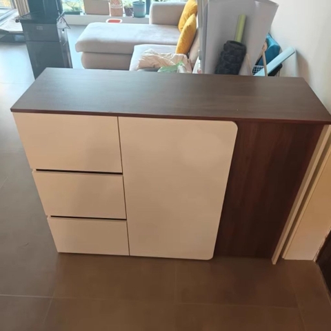 Tủ Để Đồ Kết Hợp Trang Trí Cánh Bo Cong Có Ngăn Kéo Yapi-117