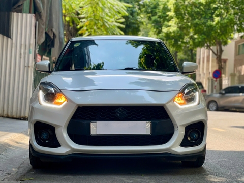 Suzuki Swift GLX 1.2 AT sản xuất 2019 trắng