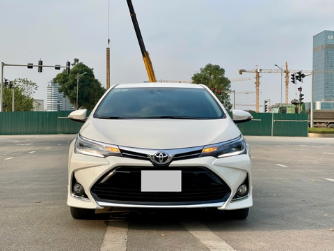 Toyota Corolla Altis 1.8G AT 2022 màu trắng
