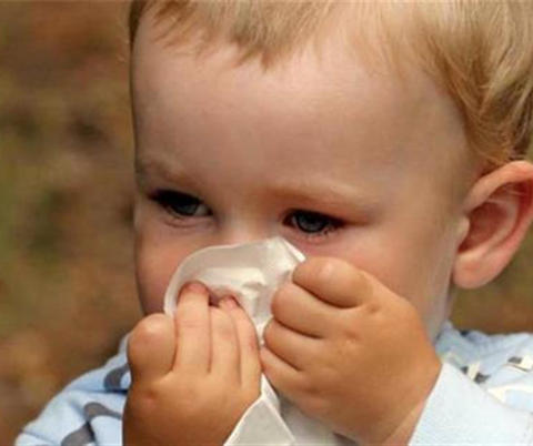 CON HO, SỐT , MŨI DÃI, VIÊM DA, MẨN NGỨA ... CHA MẸ NÊN XỮ LÝ THẾ NÀO?