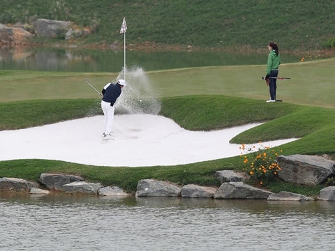 Đặt Sân Golf Ở Hà Nội: Những Lựa Chọn Tuyệt Vời Với Ưu Đãi Hấp Dẫn