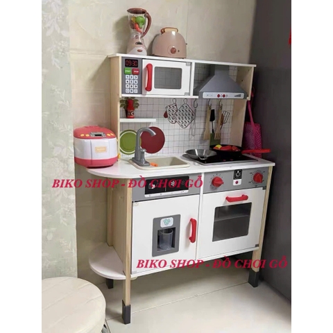 Bếp LG trắng đỏ cao 110cm có âm thanh, ánh sáng phong cách Pháp