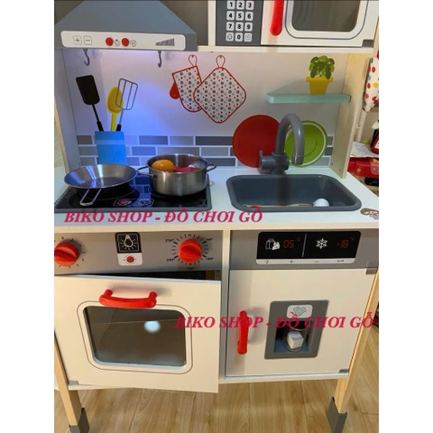 Bếp LG trắng đỏ cao 110cm có âm thanh, ánh sáng phong cách Pháp