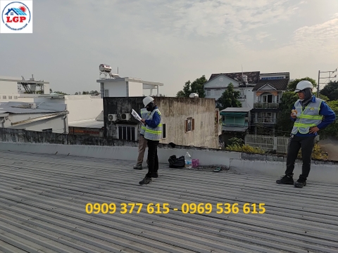 Đội ngũ kỹ thuật Lê Gia Phát triển khai dự án điện mặt trời nhà xưởng Chả cá Hạnh Hùng, Sadec, tỉnh Đồng Tháp