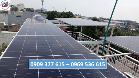 Kỹ thuật Lê Gia Phát đã thực hiện công tác kiểm tra và bảo trì định kỳ hệ thống điện năng lượng mặt trời tại Công ty Rau củ Monari