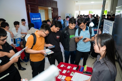 Lê Gia Phát đồng hành cùng sinh viên Đại học Nông Lâm TP.HCM trong chương trình kết nối doanh nghiệp