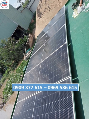 Lê Gia Phát thi công điện mặt trời Offgrid cho sà lan tại Bến Tre