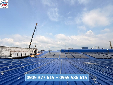 Lê Gia Phát thi công điện mặt trời nhà xưởng 1900 tấm pin Nhơn Trạch Đồng Nai