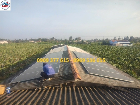 LÊ GIA PHÁT THI CÔNG ĐIỆN MẶT TRỜI NHÀ DÂN TẠI CHỢ GẠO - TIỀN GIANG