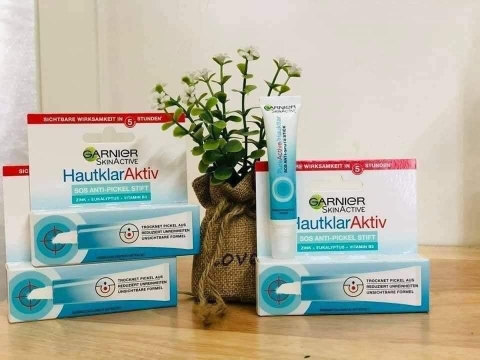 BÚT CHẤM TRỊ MỤN GARNIER HAUTKLAR