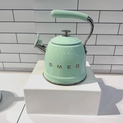 ẤM ĐUN NƯỚC SMEG 2.3L