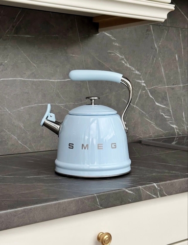 ẤM ĐUN NƯỚC SMEG 2.3L
