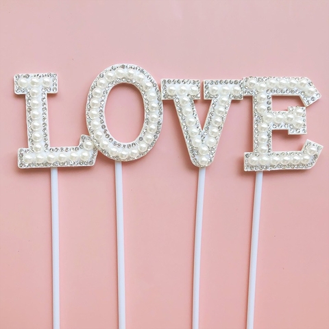 ตัวอักษรรักติดลูกปัดพลาสติก (สีขาว)