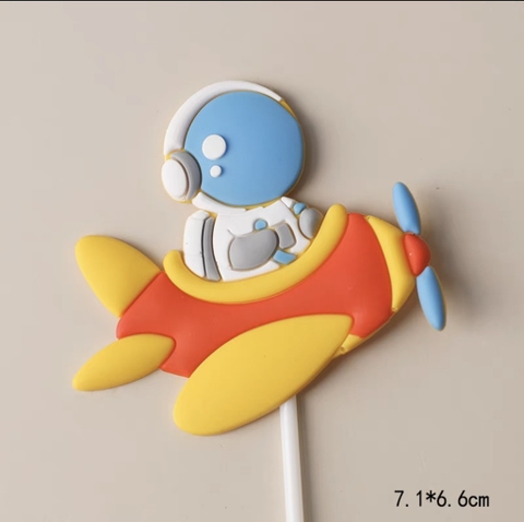 รูปปั้นนักบินอวกาศเด็กพลาสติก (รุ่น 2)