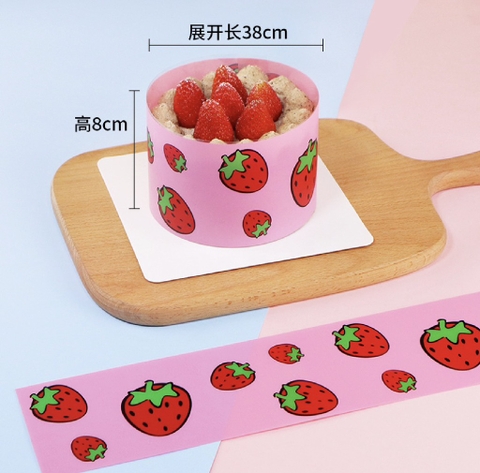 เค้กพลาสติก 100 ชิ้น 8 x 36ซม. (ตัดล่วงหน้า) - STRAWBERRY.