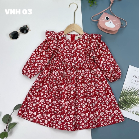 Váy đầm nhung hoa tay liền xẻ trước Black Floral