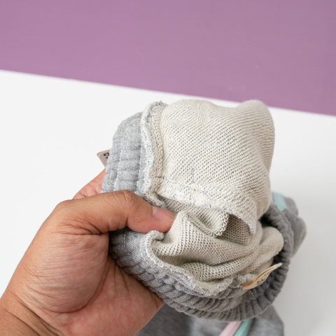 Quần nỉ da cá bé gái lé sọc size 10/16 tuổi